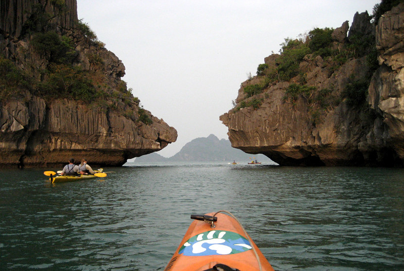 Chèo kayak Hạ Long
