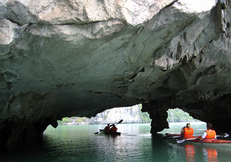 Hang Luồn